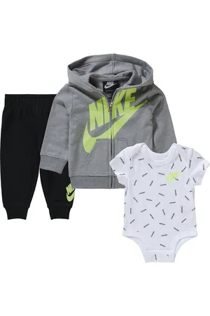 Nike Sada