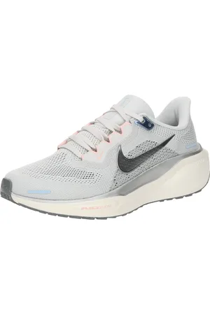 Nike Běžecká obuv 
