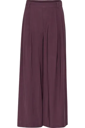 My Essential Wardrobe Kalhoty se sklady v pase 