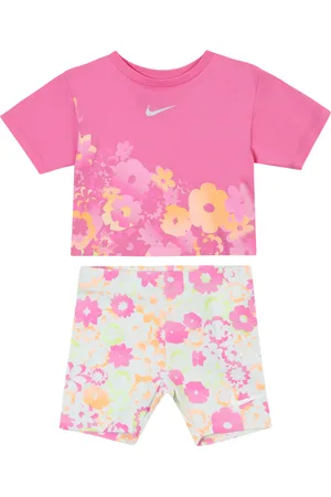 Nike Sada