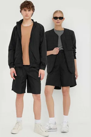Rains Kraťasy 18920 Shorts Regular barva, hladké, 18920.01-01Black