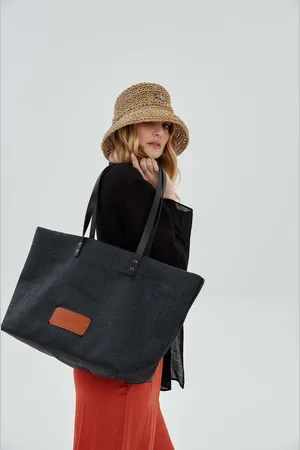 LE SH KA Kabelka Nero Summer Bag barva