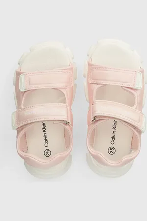 Calvin Klein Dětské sandály barva