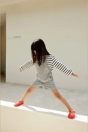 Liewood Dětské bavlněné lacláče Venedict Stripe Dungaree