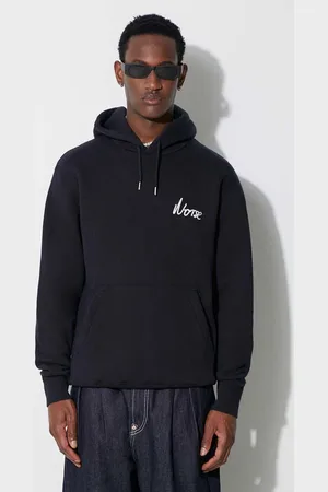Norse projects Bavlněná mikina Arne Relaxed Organic Chain Stitch pánská, tmavomodrá barva, s kapucí, aplikací, N20-1358-7004