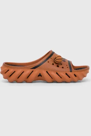 Crocs Pantofle NBA Echo Slide barva, 209791