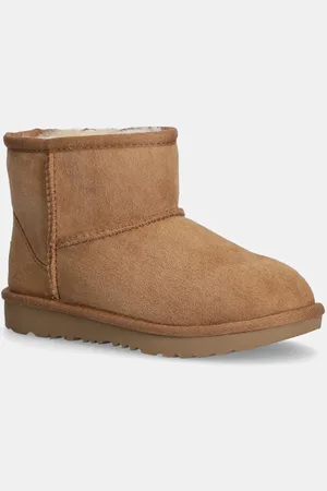 UGG Zimní boty barva