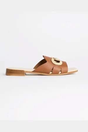 Karl Lagerfeld Kožené pantofle PETALO BROOCH SLIDE dámské, barva, KL80725