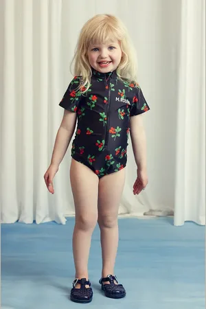Mini Rodini Jednodílné dětské plavky Lingonberries barva, 2528010299