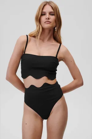 UNDRESS CODE Plavková podprsenka Chic barva, měkký košík