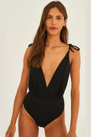 UNDRESS CODE Jednodílné plavky Night in Positano Swimsuit Plain barva, měkký košík, 792.