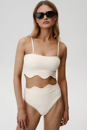 UNDRESS CODE Plavková podprsenka Chic Bikini Top žlutá barva, měkký košík, 927