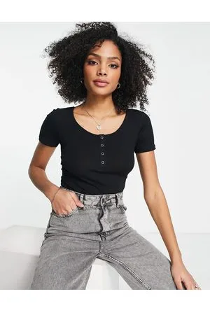 Pieces® Popper front ribbed top in