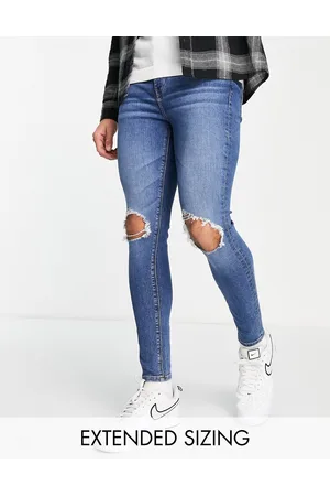 ASOS Muži Rovné nohavice - Spray on jeans with power stretch in mid wash blue with knee rips