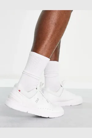 On Running ON The Roger Advantage trainers in all