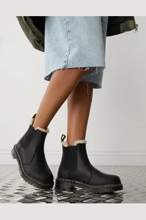 Dr. Martens 2976 leonore fur lined chelsea boots in leather