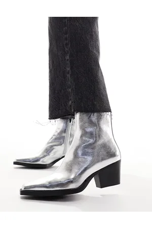 Pull&Bear Pointed toe ankle boot in