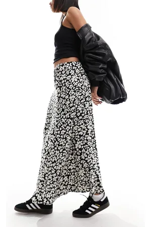 VERO MODA Elasticated waistband maxi skirt in mono floral
