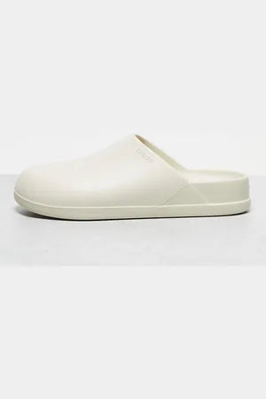 Crocs Unisex dylan clogs in stucco beige
