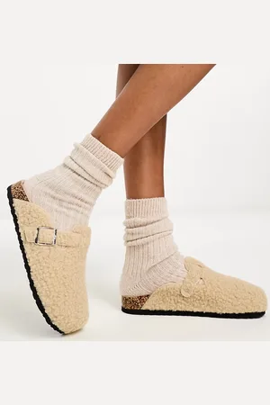 Glamorous Teddy mules in camel