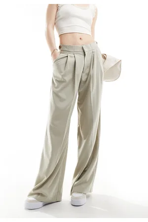 Pull&Bear Wide leg double pleat tailored trouser in stone