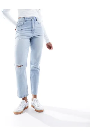 New Look Ripped knee mom jean in light wash