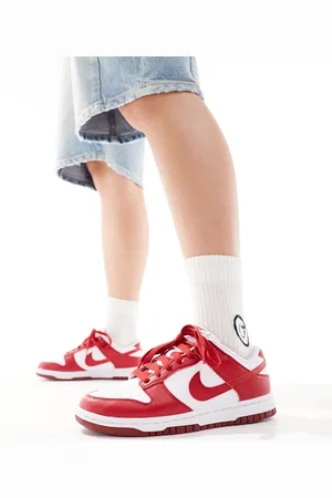 Nike Dunk Low NN unisex trainers in white and