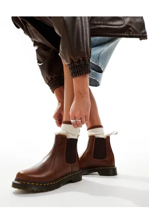 Dr. Martens 2976 Leonore fur lined chelsea boots in leather