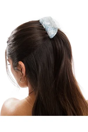 Accessorize Small marble resin rounded claw clip in white and blue