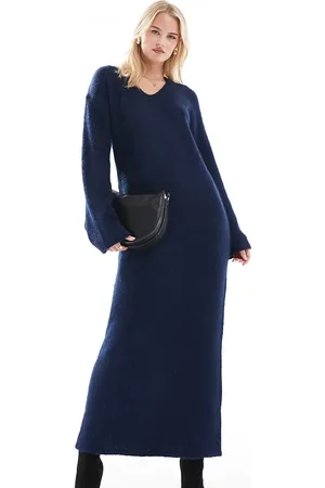 4th & Reckless Wool mix fluffy knit v neck maxi jumper dress in