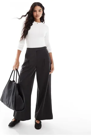 Stradivarius Ribbed roundneck long sleeve top in