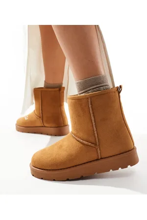 SEQWL Cosy ankle boots in tan