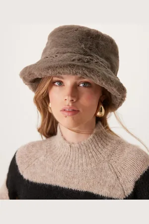 New Look Faux fur bucket hat in