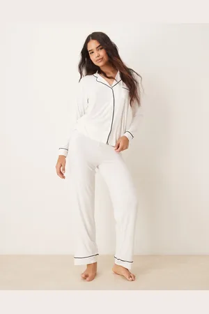 New Look Long sleeve pyjama set in off