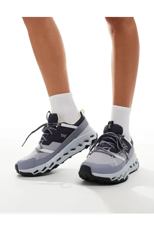 On Running ON Cloudhorizon waterproof all day trainers in midnight navy and white