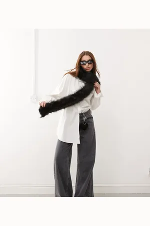COLLUSION Mid-weight faux fur scarf in