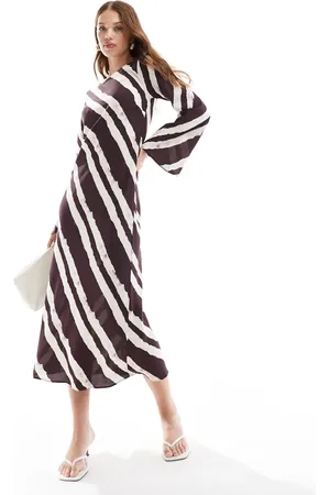 New Look Long sleeve crew neck midi dress in stripe