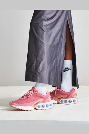 Nike Air Max DN trainers in