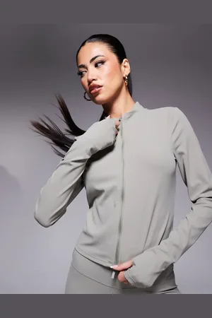Nike Nike Zenvy Training full zip longsleeve top in light