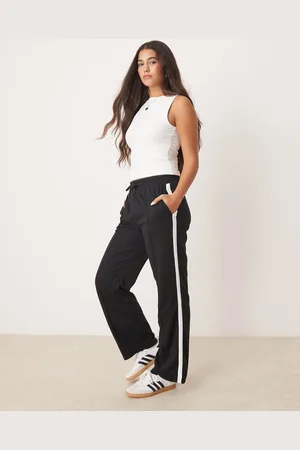New Look Side stripe pintuck joggers in