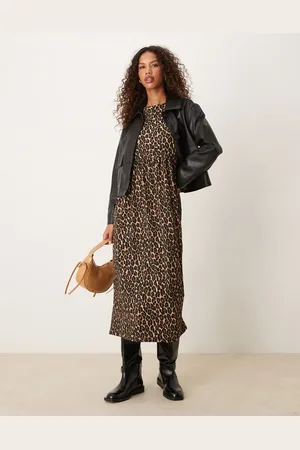 New Look Crinkle bow back smock midi dress in leopard print