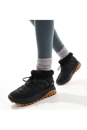 Columbia Snowtrot shorty snow boots in and sea salt