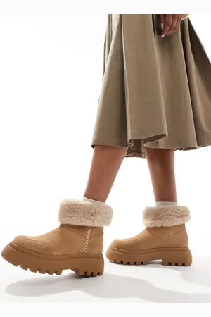 Stradivarius Faux fur chunky ankle boot in beige