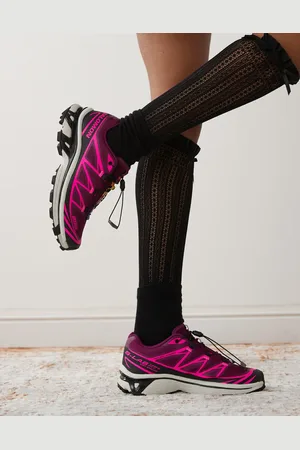 Salomon XT-6 trainers in and neon pink