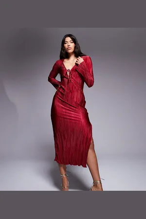 In The Style Exclusive tie front plisse maxi dress in burgundy