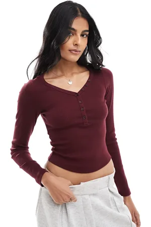 Stradivarius STR ribbed buttoned top in burgundy