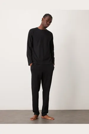 New Look Long sleeve t-shirt & jogger loungewear set in