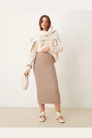 New Look Boucle midi skirt in mink