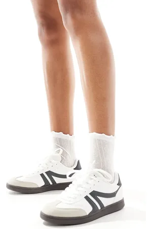 Pull&Bear Retro trainers with gum sole in
