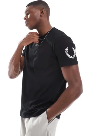 Fred Perry T-shirt in with double logo print